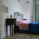 U' Iazzu فندق مبيت وإفطار أفولا
