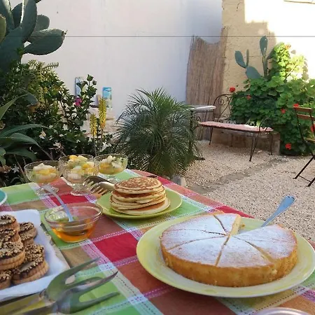 Couette-café U' Iazzu Avola