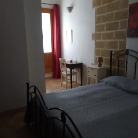 U' Iazzu فندق مبيت وإفطار أفولا