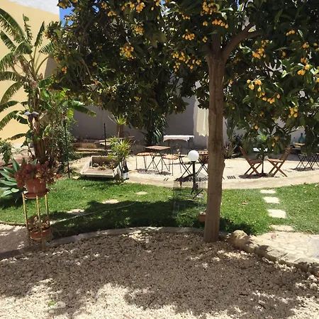 U' Iazzu فندق مبيت وإفطار أفولا