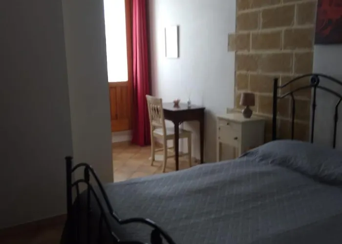 U' Iazzu Oda ve Kahvaltı Avola